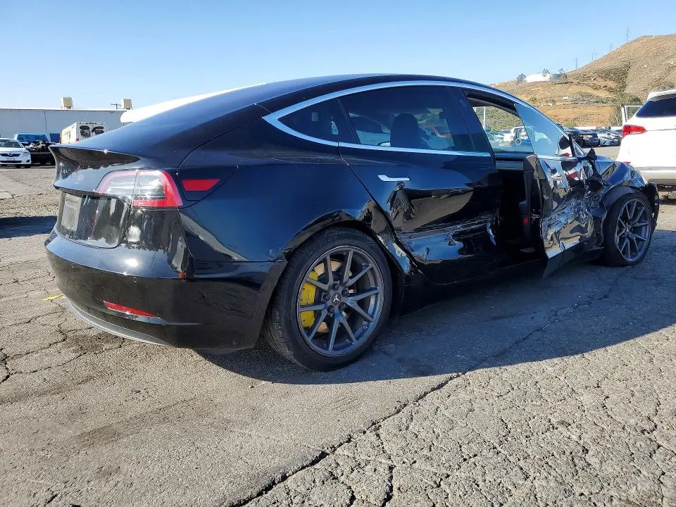 2018 TESLA MODEL 3   