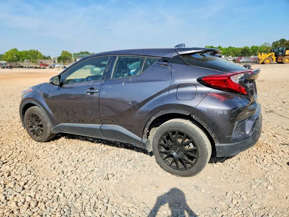 2021 TOYOTA C-HR XLE  