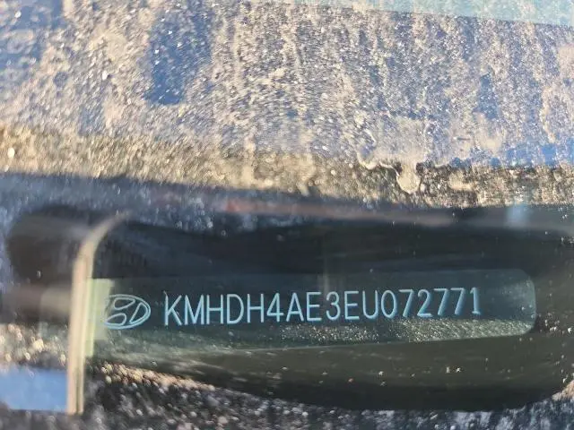 2014 HYUNDAI ELANTRA SE  