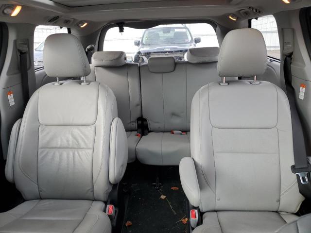 2017 TOYOTA SIENNA XLE