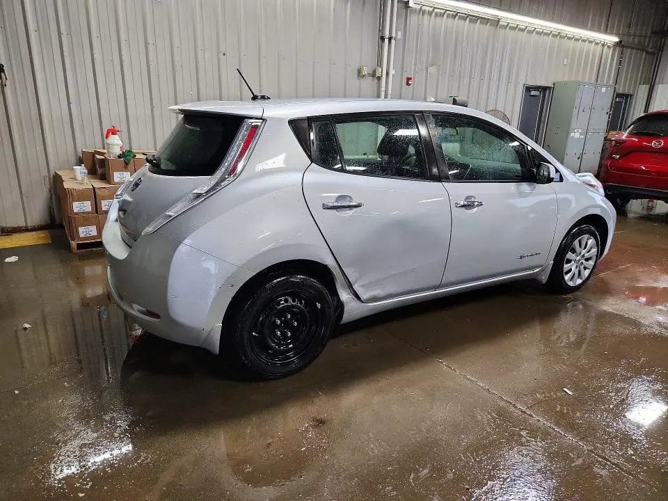 2015 NISSAN LEAF S  