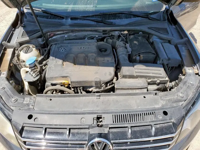 2015 VOLKSWAGEN PASSAT SEL  