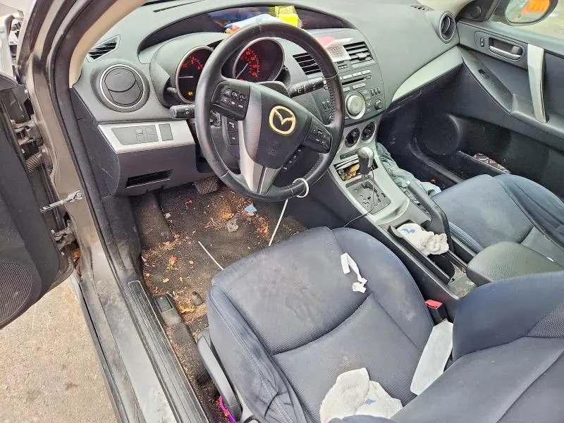 2010 MAZDA 3 S  