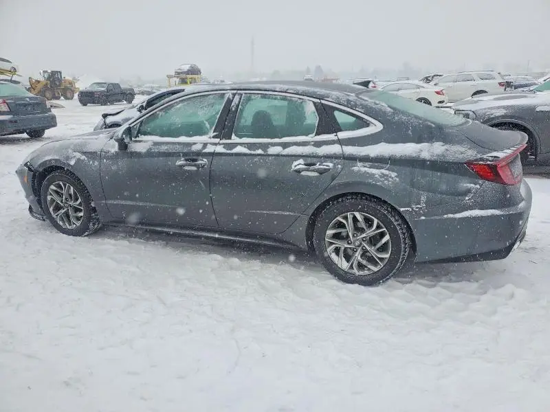 2022 HYUNDAI SONATA SE  