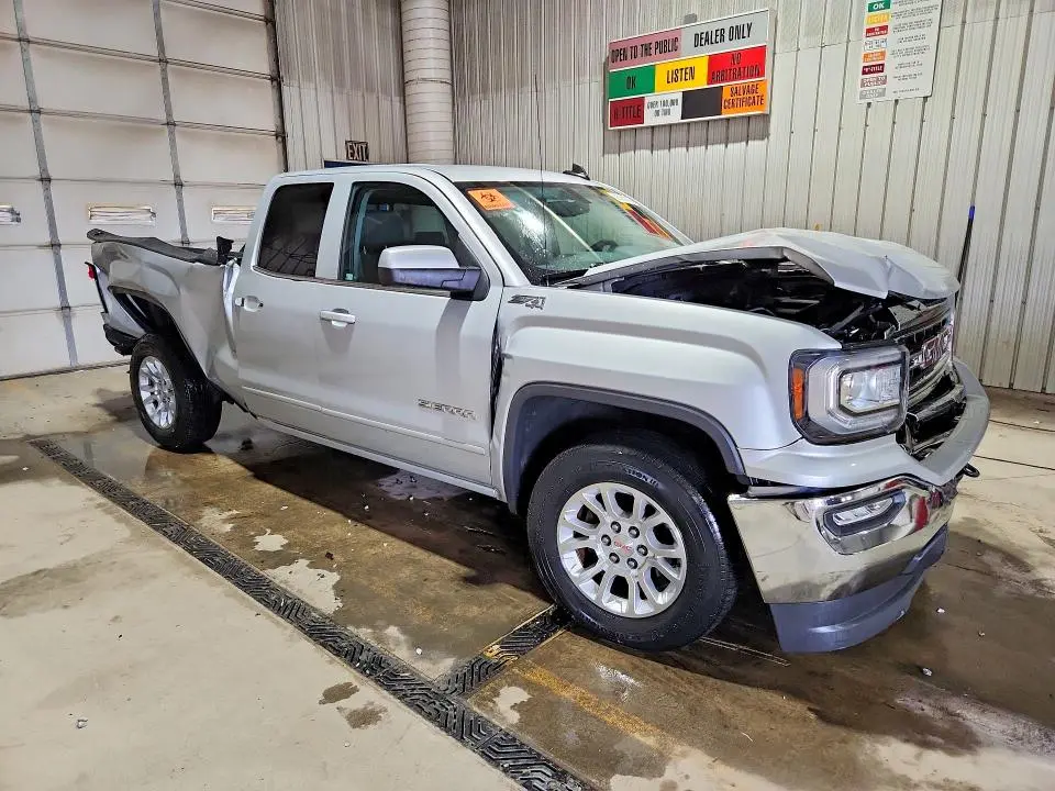 2017 GMC SIERRA K1500 SLE  
