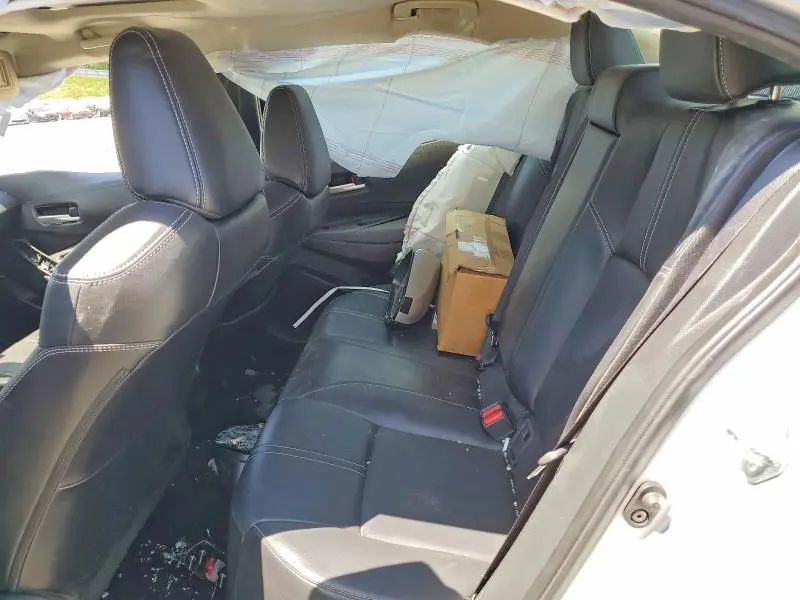 2022 TOYOTA COROLLA XLE  