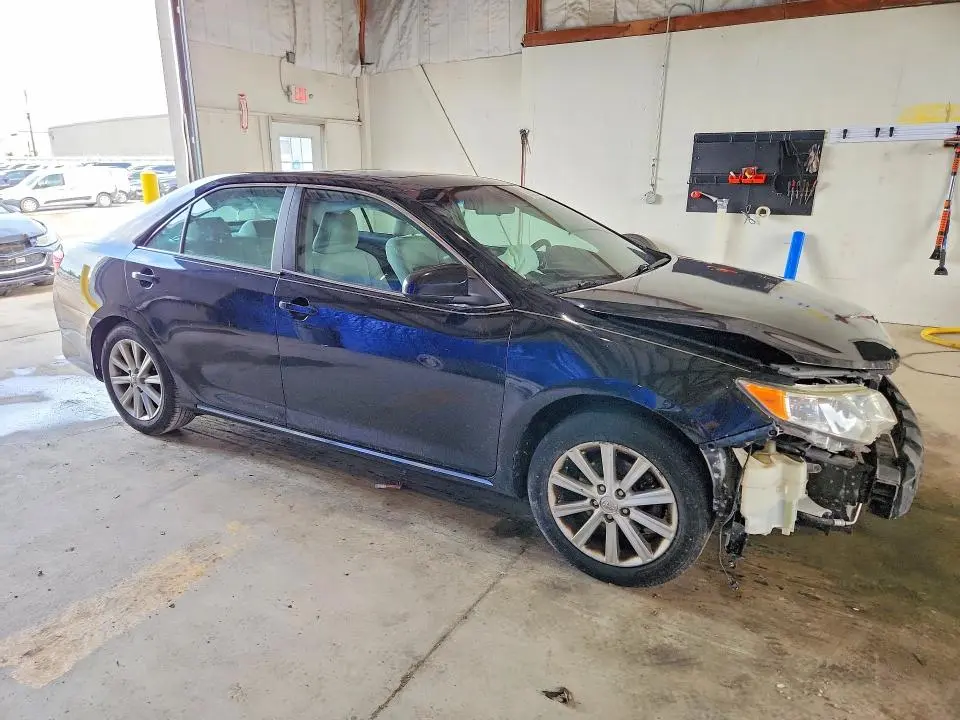 2014 TOYOTA CAMRY XLE  