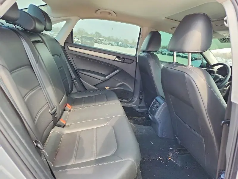 2020 VOLKSWAGEN PASSAT SE  