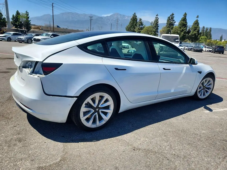 2022 TESLA MODEL 3   