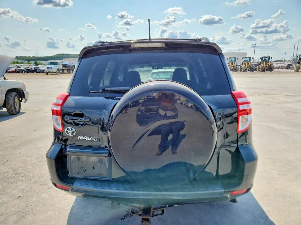2011 TOYOTA RAV4 BASE  