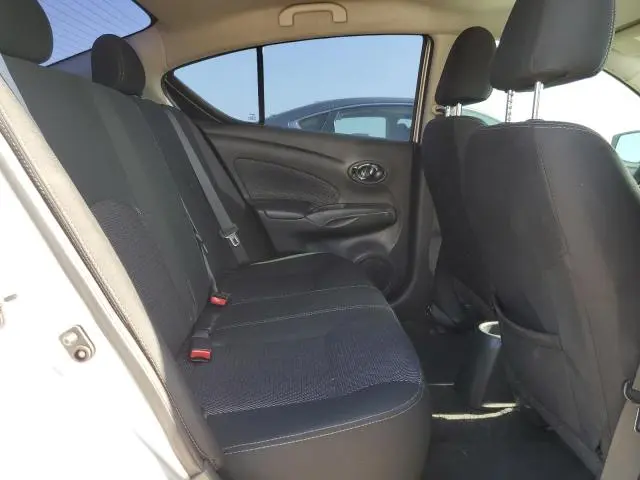 2019 NISSAN VERSA S  