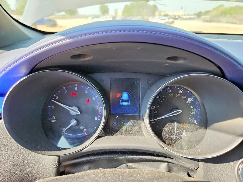 2021 TOYOTA C-HR XLE  