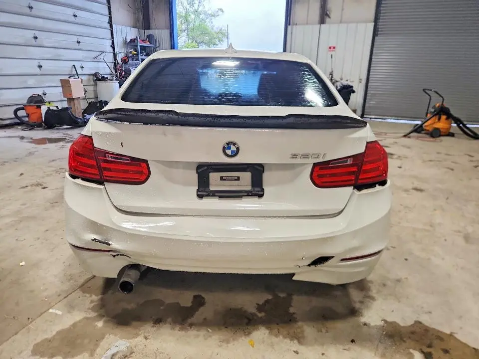 2014 BMW 320   