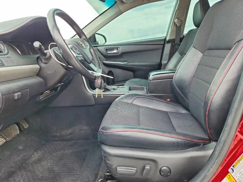 2017 TOYOTA CAMRY SE  
