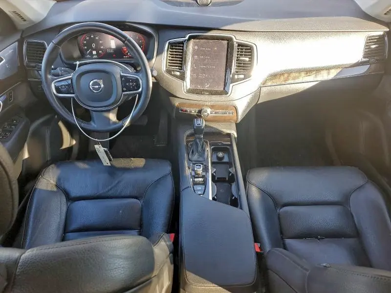2016 VOLVO XC90 T6  