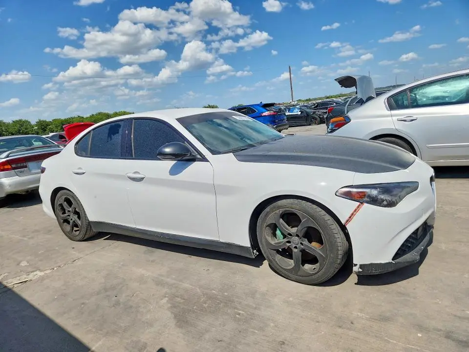 2018 ALFA ROMEO GIULIA   