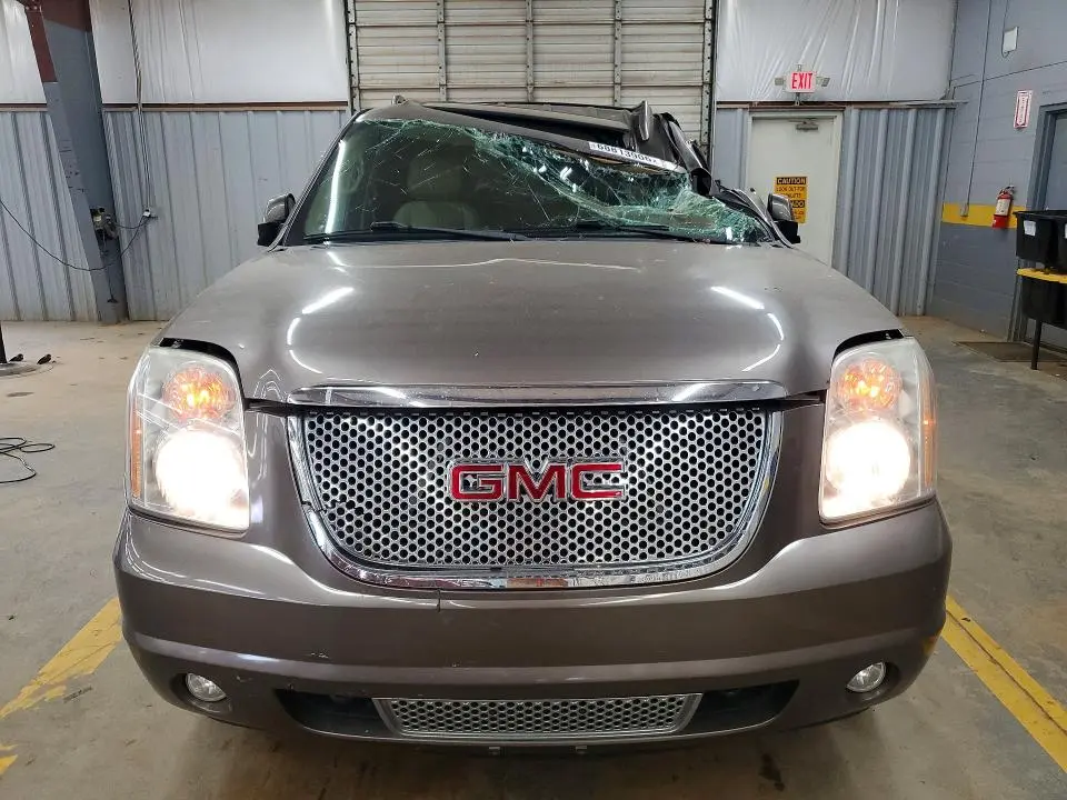 2013 GMC YUKON XL DENALI  