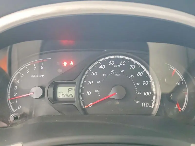 2011 TOYOTA SIENNA LE  