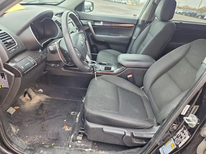 2015 KIA SORENTO LX  