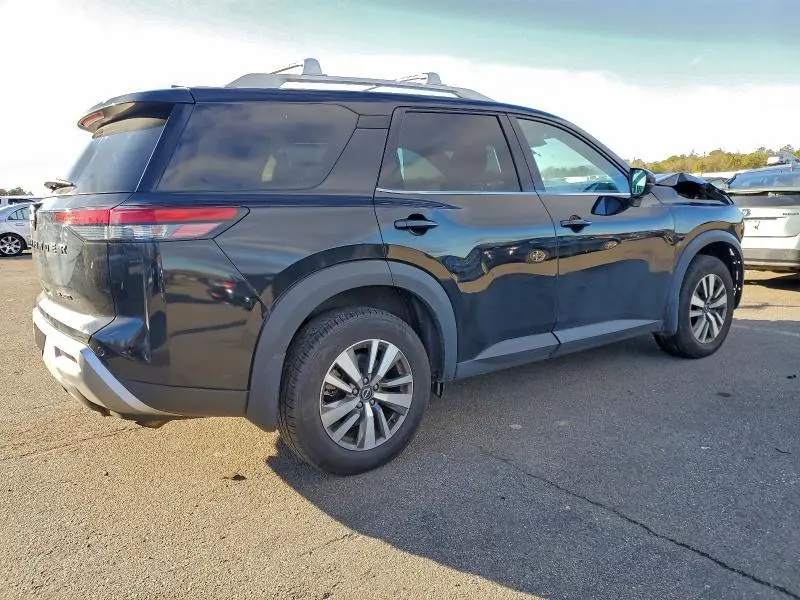 2024 NISSAN PATHFINDER SL  