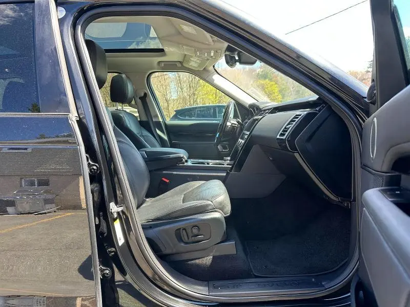 2020 LAND ROVER DISCOVERY SE  