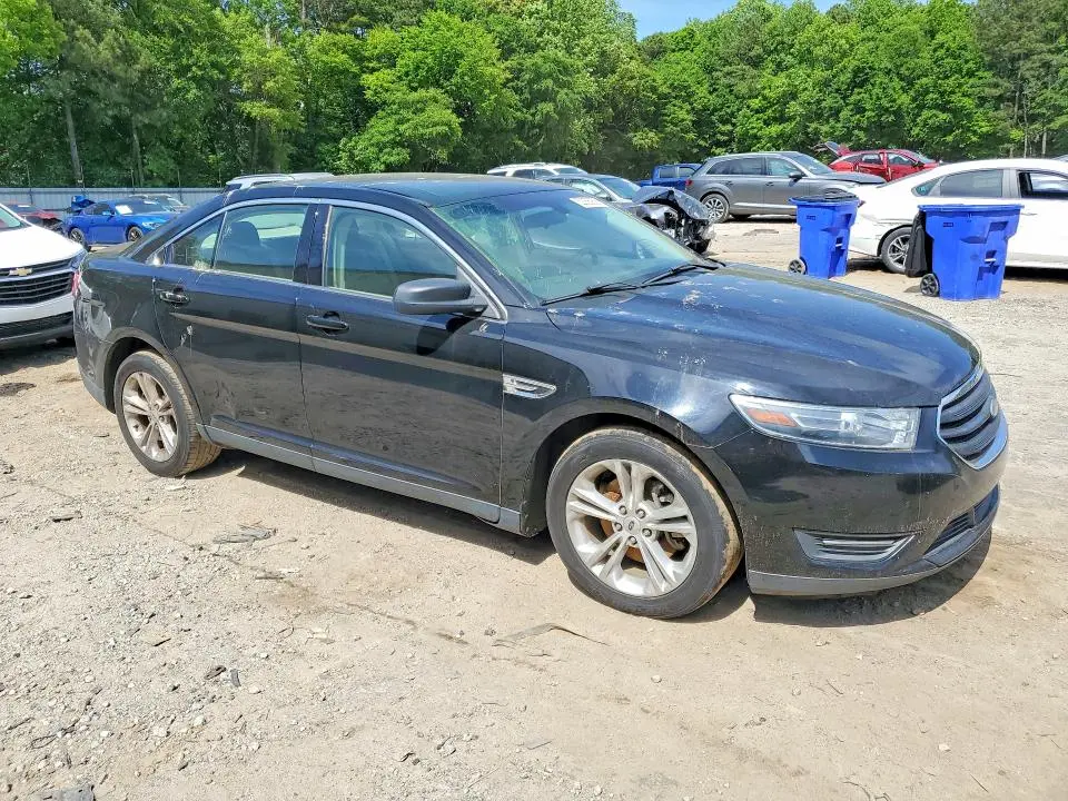 2017 FORD TAURUS SE  