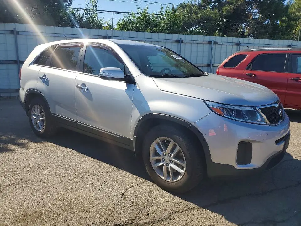 2015 KIA SORENTO LX  