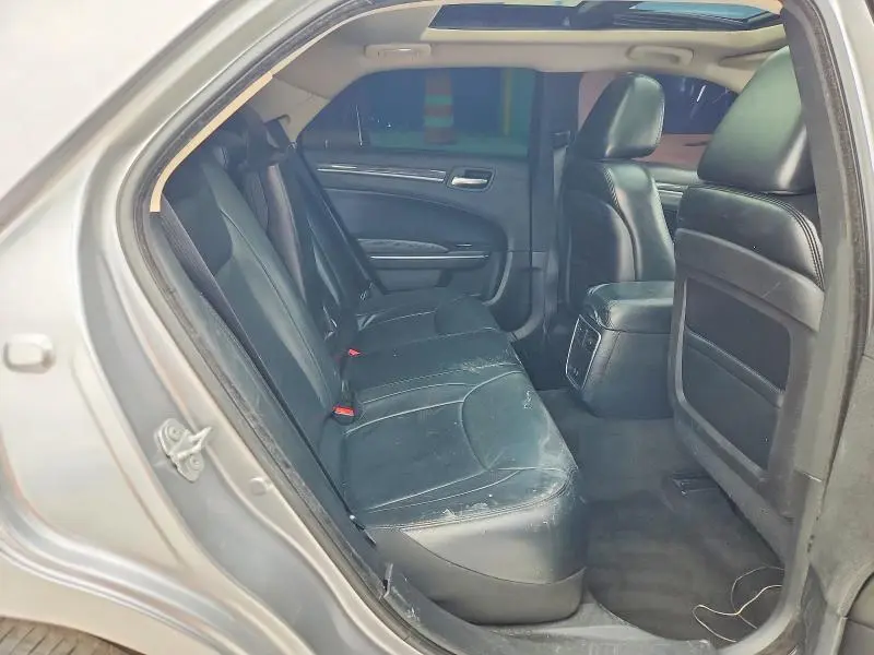 2016 CHRYSLER 300 LIMITED  