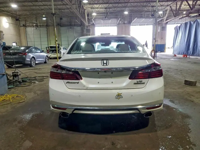 2017 HONDA ACCORD TOURING  