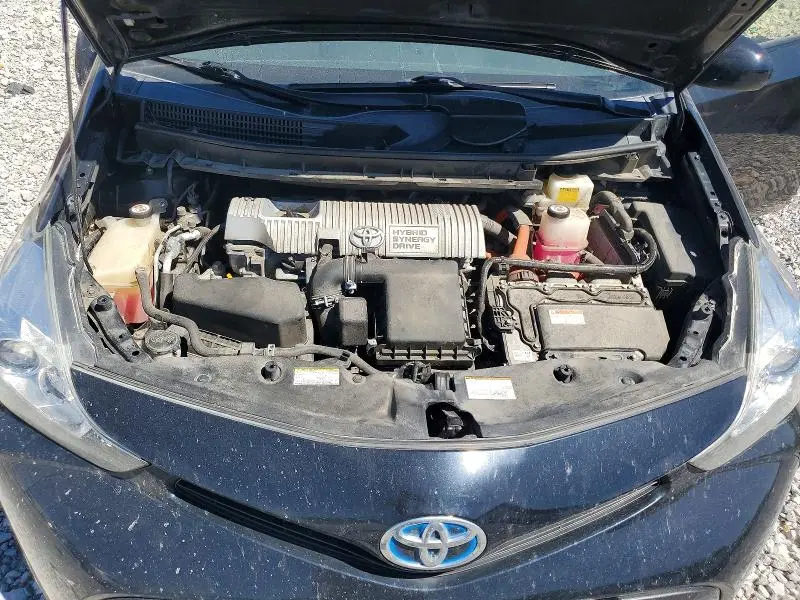 2017 TOYOTA PRIUS V FOUR  