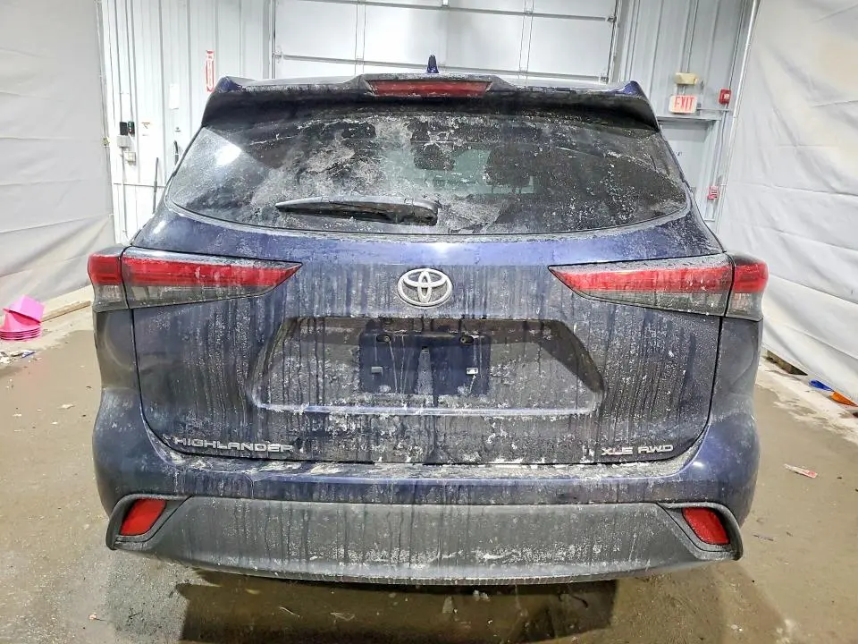 2022 TOYOTA HIGHLANDER XLE  
