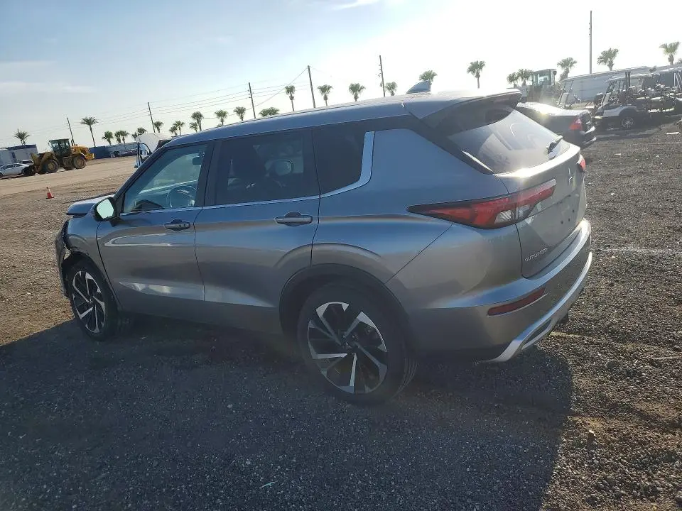 2022 MITSUBISHI OUTLANDER SE  