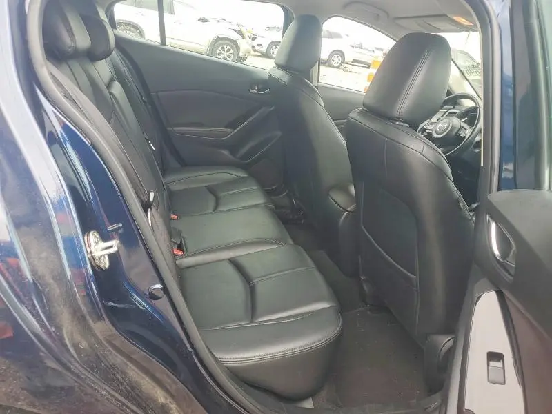 2017 MAZDA 3 TOURING  