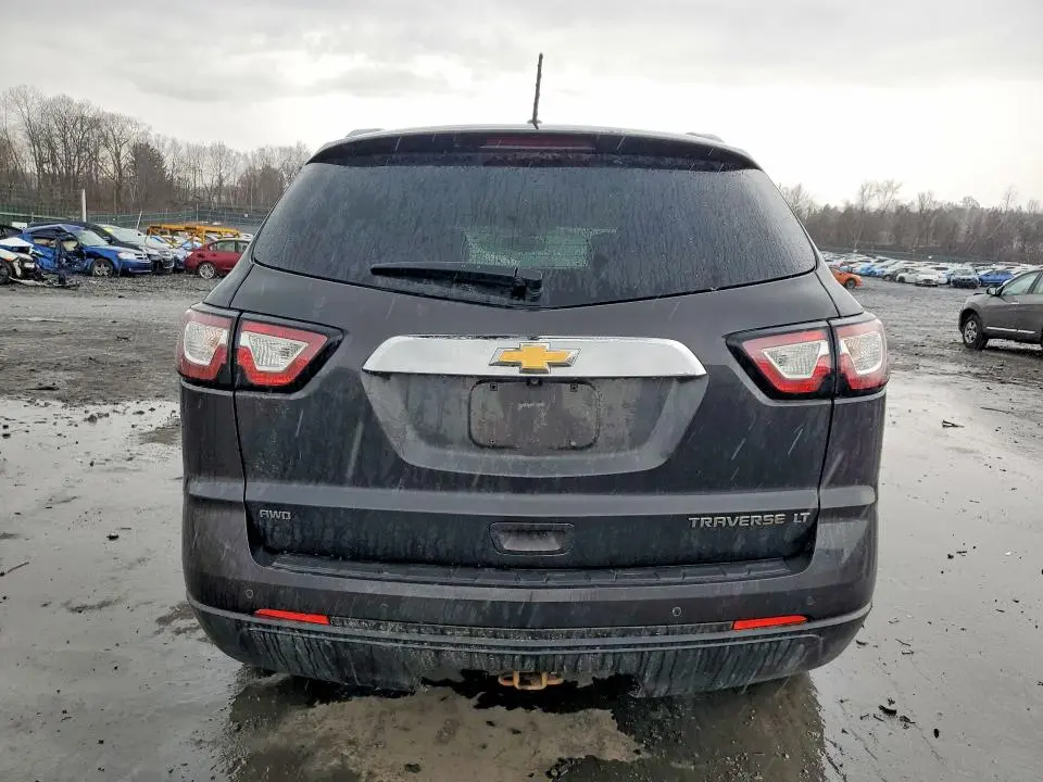 2015 CHEVROLET TRAVERSE LT  