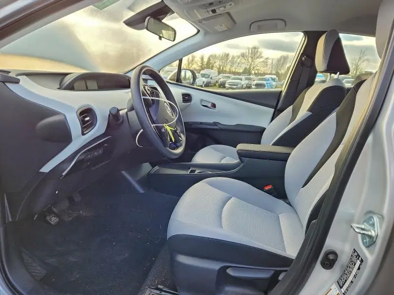 2020 TOYOTA PRIUS LE  