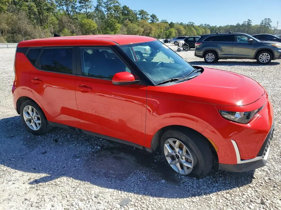 2023 KIA SOUL LX  