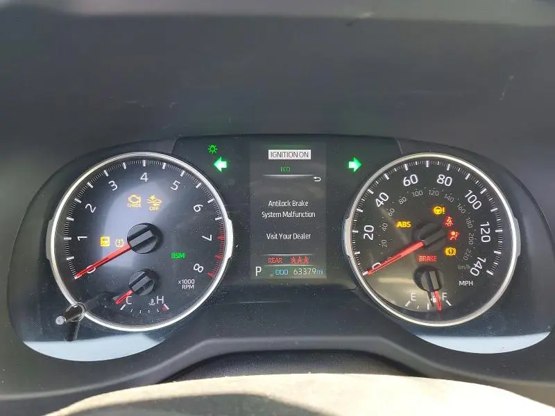 2021 TOYOTA RAV4 XLE  