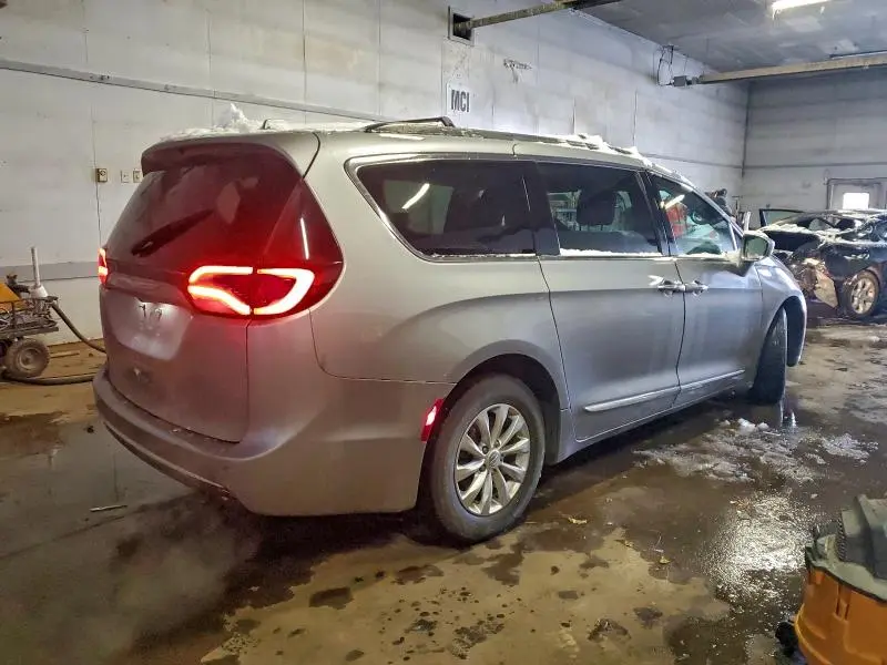 2017 CHRYSLER PACIFICA TOURING L  