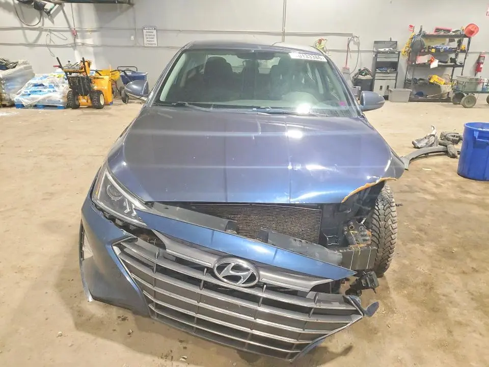 2019 HYUNDAI ELANTRA SE  