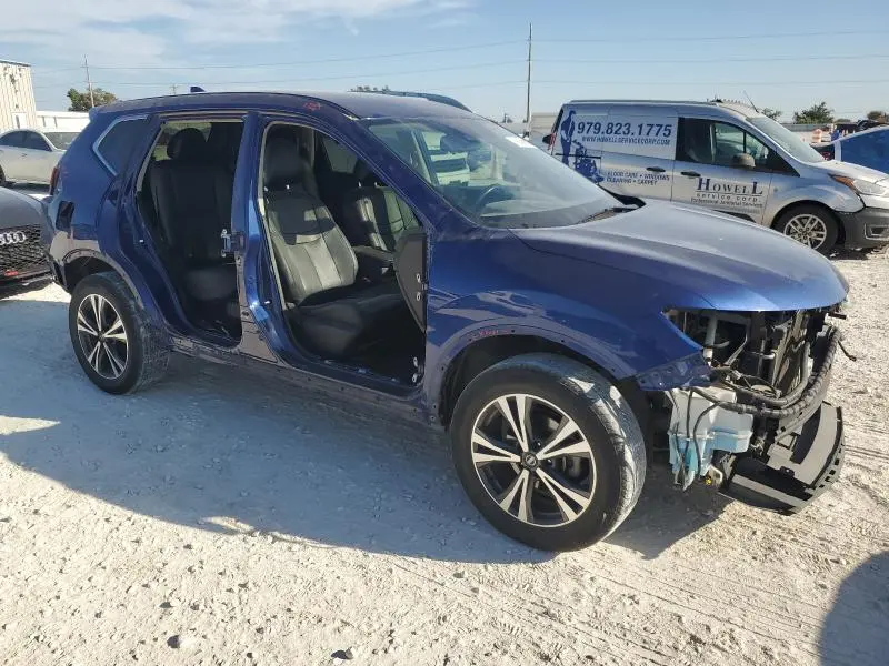 2017 NISSAN ROGUE SV