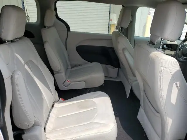 2017 CHRYSLER PACIFICA LX  
