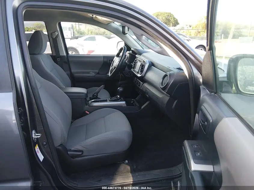 2017 TOYOTA TACOMA SR5 V6