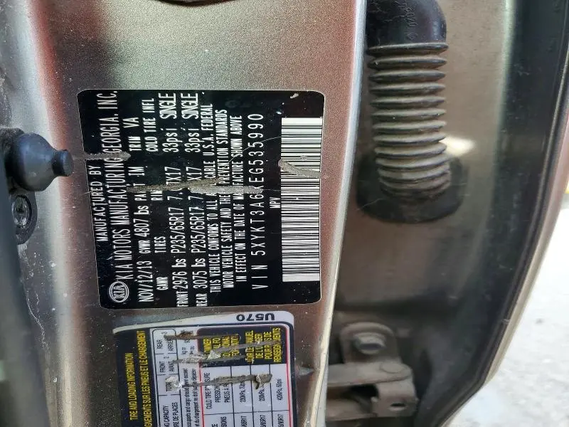 2014 KIA SORENTO LX  