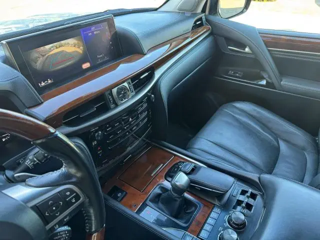 2016 LEXUS LX 570  