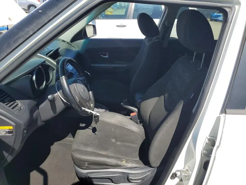 2013 KIA SOUL +  