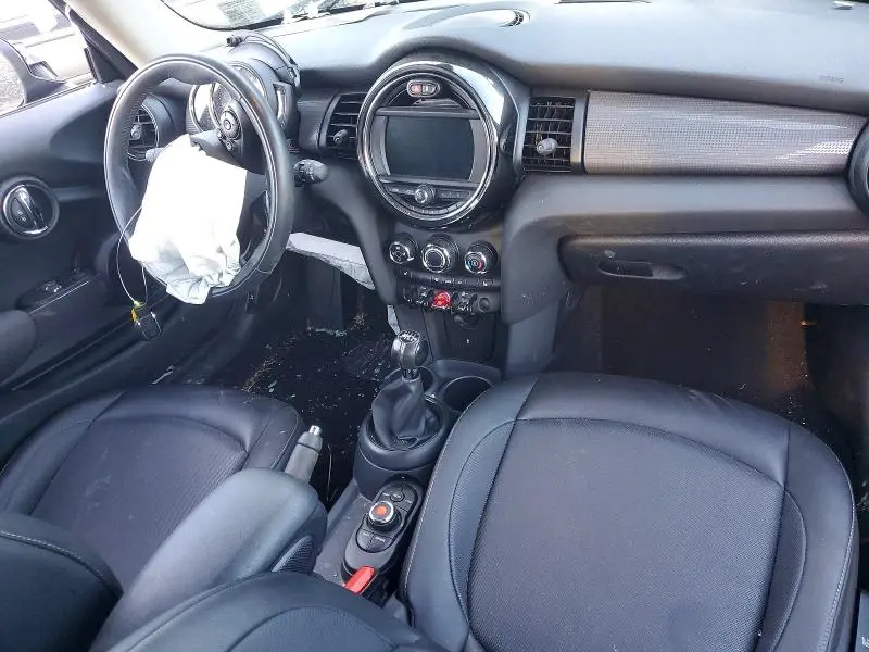 2021 MINI COOPER   