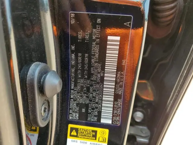 2019 TOYOTA HIGHLANDER SE  