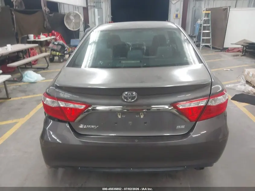 2015 TOYOTA CAMRY SE