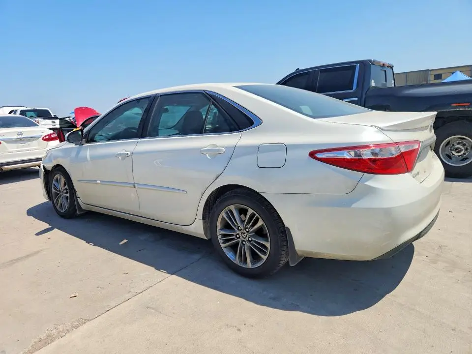 2015 TOYOTA CAMRY SE  