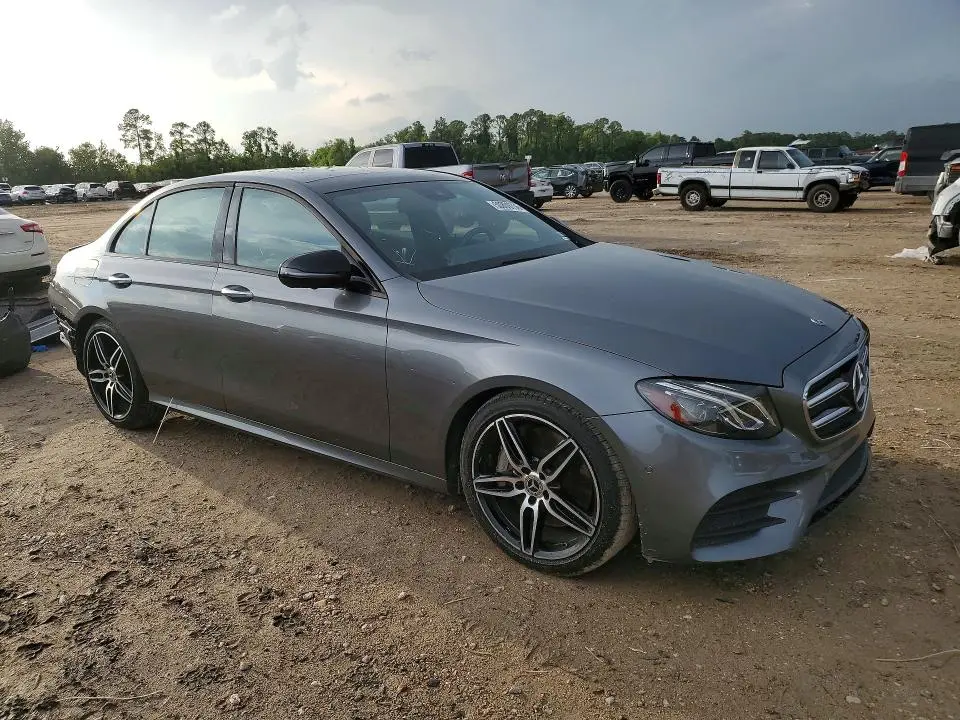 2019 MERCEDES-BENZ E 300  